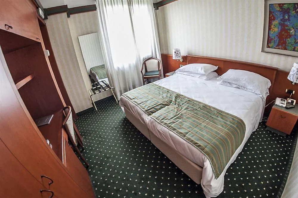 Jet Hotel, Sure Hotel Collection By Best Western Gallarate Italy